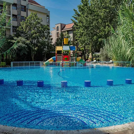 Superior 1 Bd In Cascadas By Menada Slăntjev Brjag